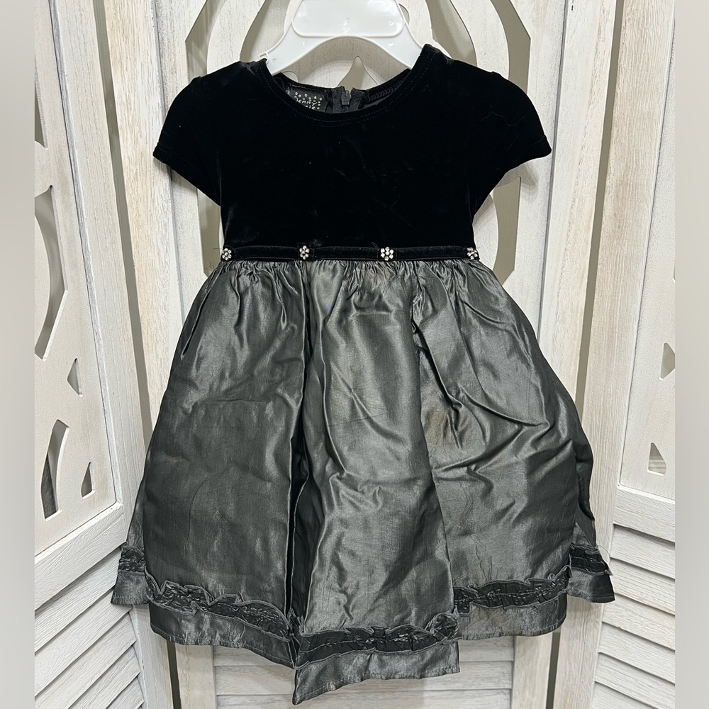 Vintage Elegant Black and Gray Toddler Dress 2T